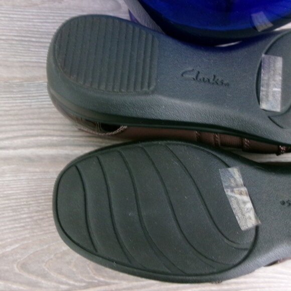 Near New Clarks GAEL REX Slip On Croc Embossed Low Wedge Loafers Shoes 8 Brown - Picture 15 of 16